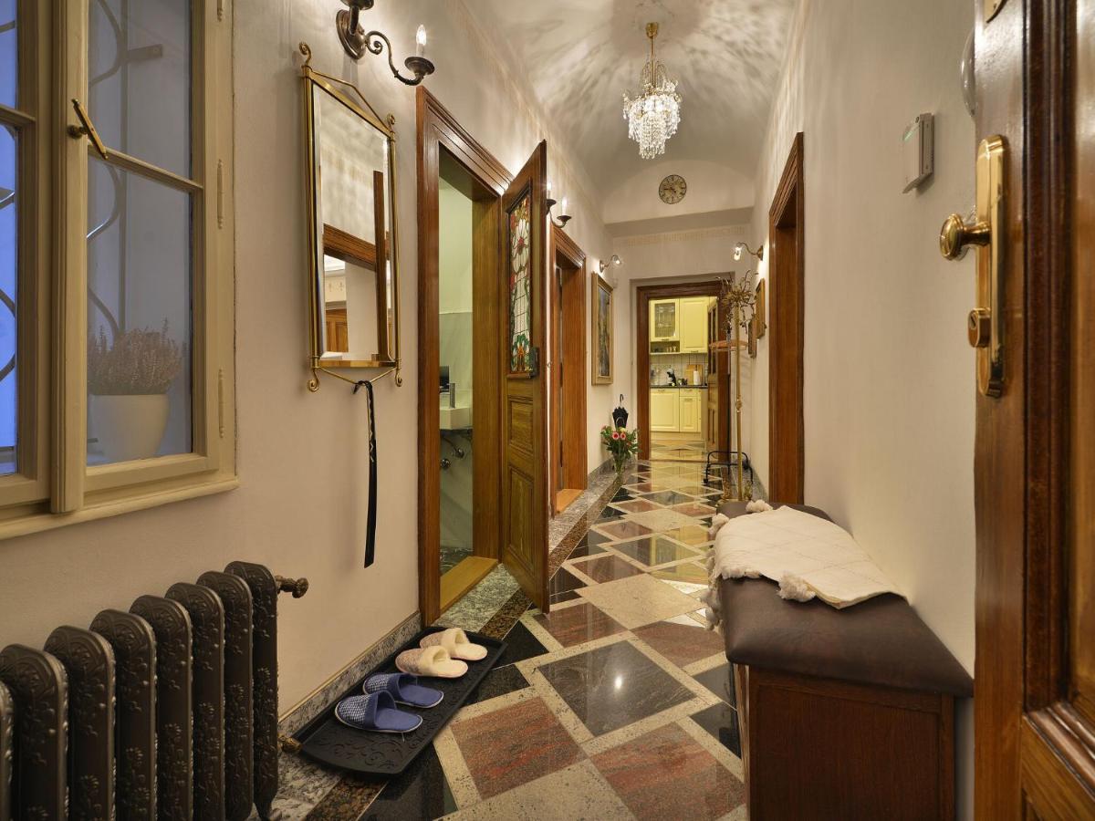 Apartment Unique In Near River Vltava Prague