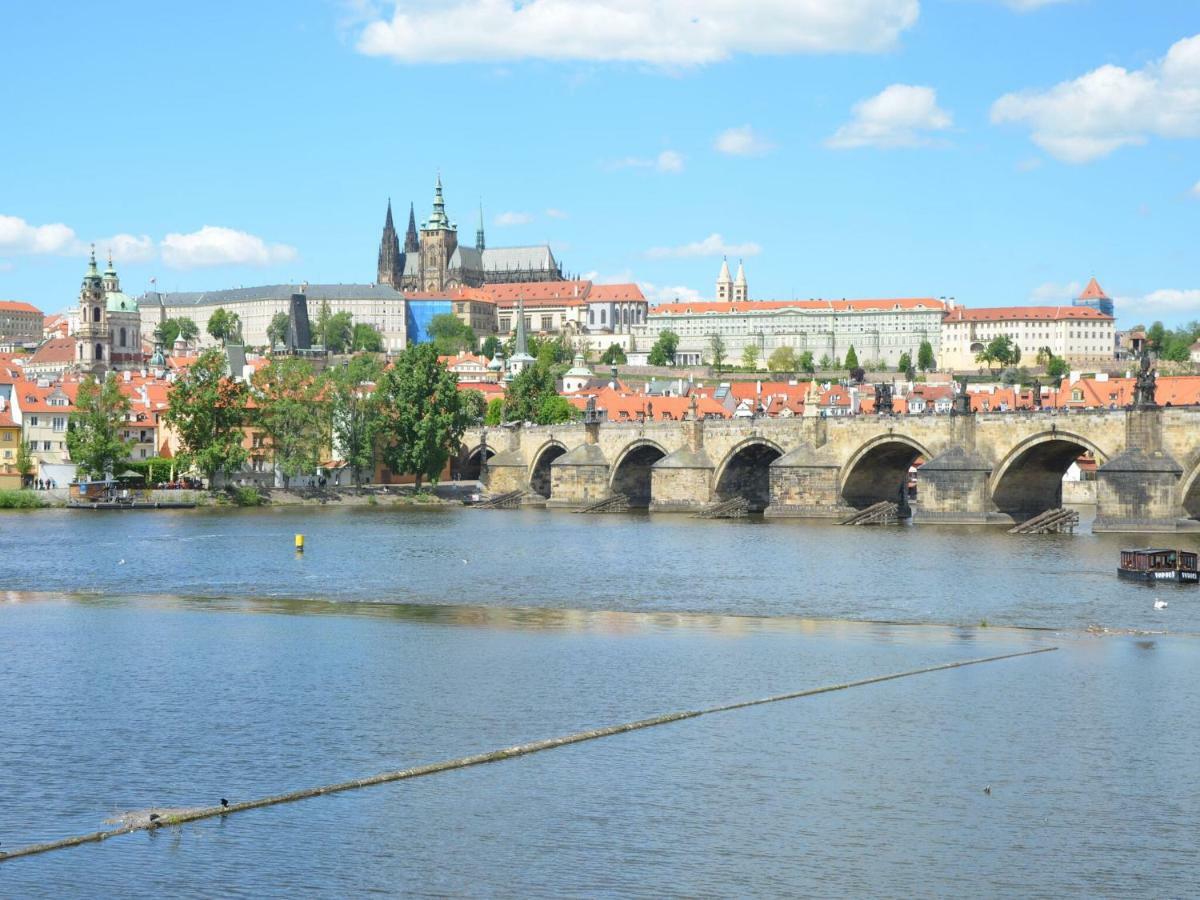 Unique In Near River Vltava Apartment *